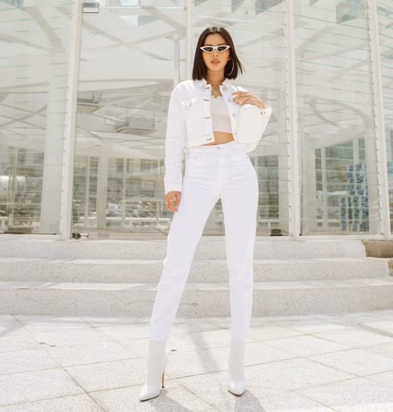 White-on-white: Từ khóa hot nhất tuần chinh phục quý cô thời trang ảnh 2