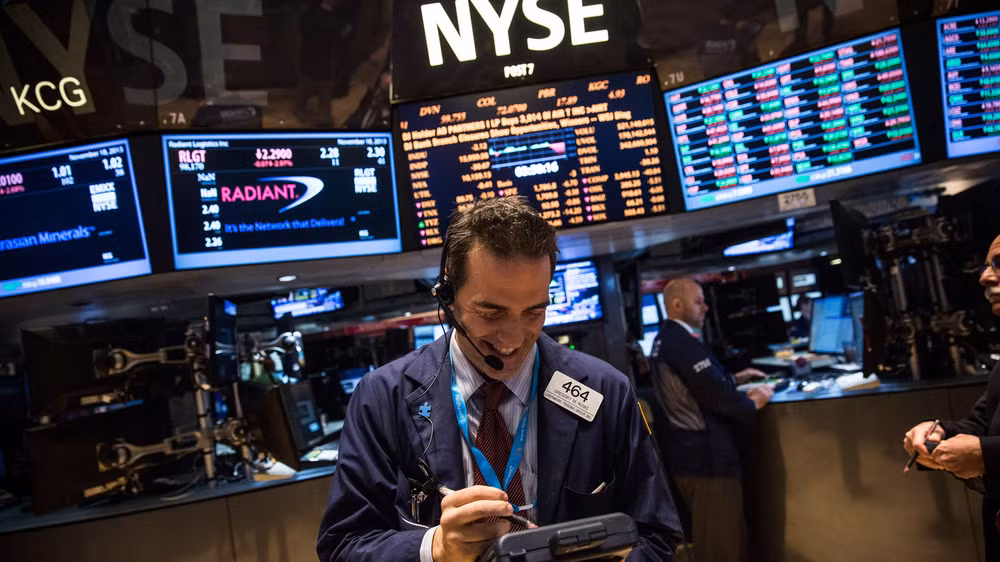 Chứng khoán Mỹ trở lại đà tăng, chỉ số Dow Jones liên tục lập kỷ lục ảnh 1