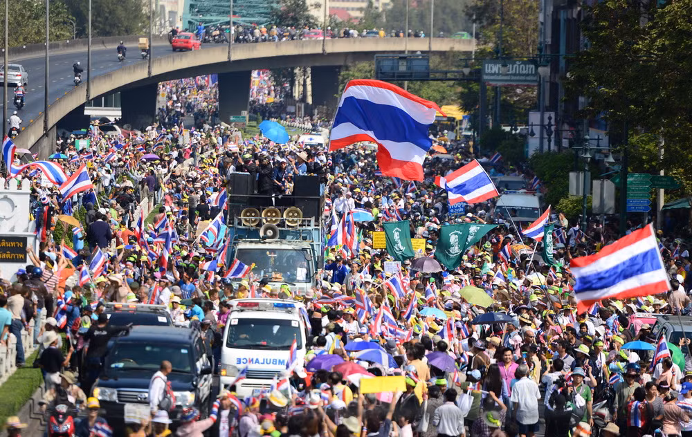 Người biểu tình bắt đầu huy động lực lượng tại Bangkok ảnh 1