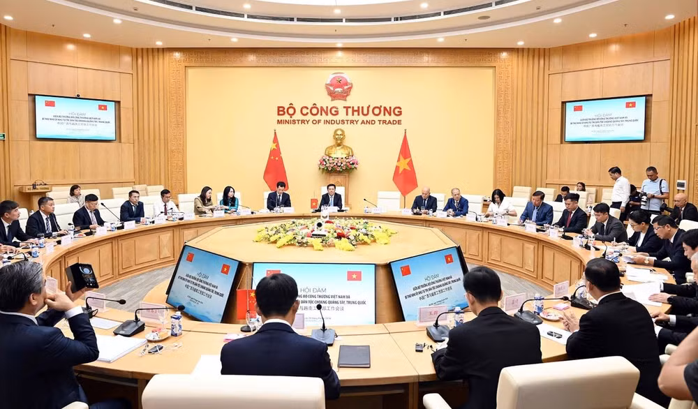 ttxvn_tang_cuong_hop_tac_giua_bo_cong_thuong_va_khu_tu_tri_dan_toc_choang_quang_tay_trung_quoc_2.jpg