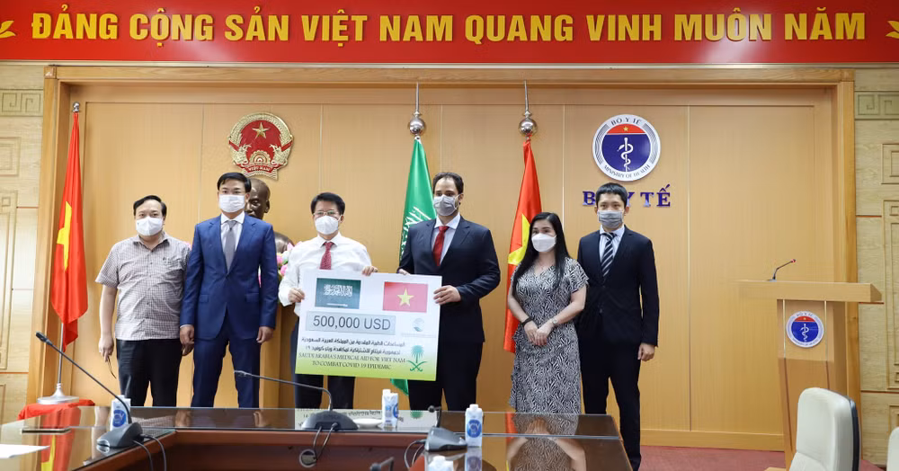 Việt Nam nhận gói hỗ trợ phòng chống dịch COVID-19 từ Saudi Arabia ảnh 1