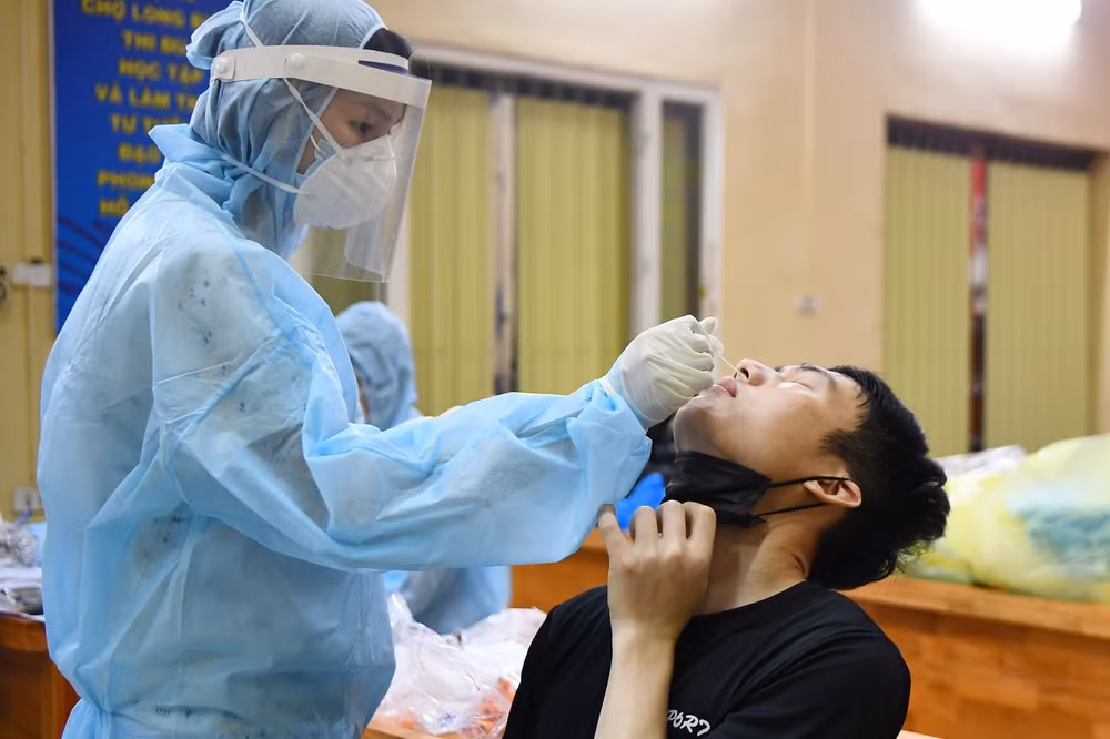 Trưa 6/8: Hà Nội thêm 40 ca mắc COVID-19, có 25 ca tại cộng đồng ảnh 1