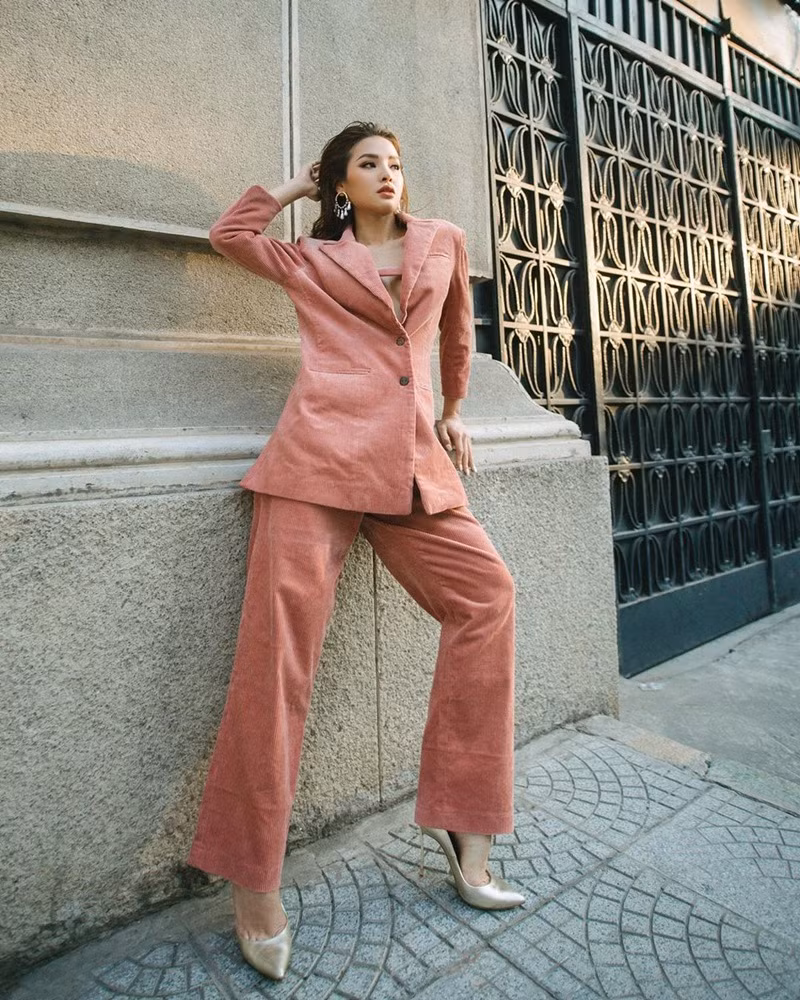 "Tan chảy" trước street style nữ tính, ngọt ngào của dàn sao Việt ảnh 14