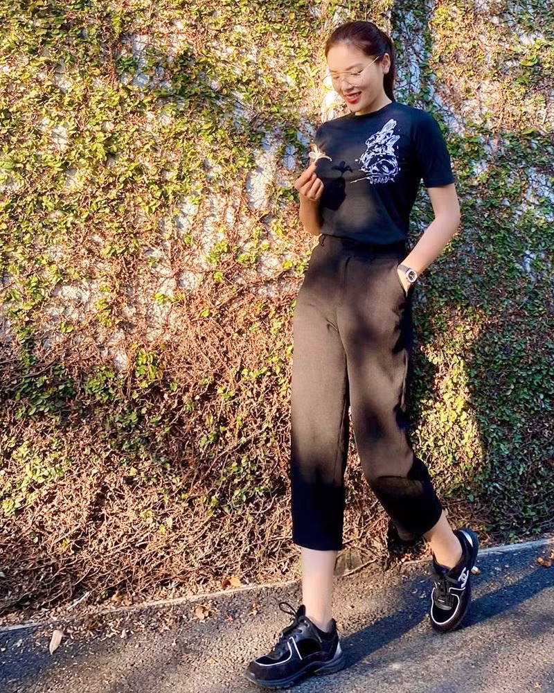 "Tan chảy" trước street style nữ tính, ngọt ngào của dàn sao Việt ảnh 17