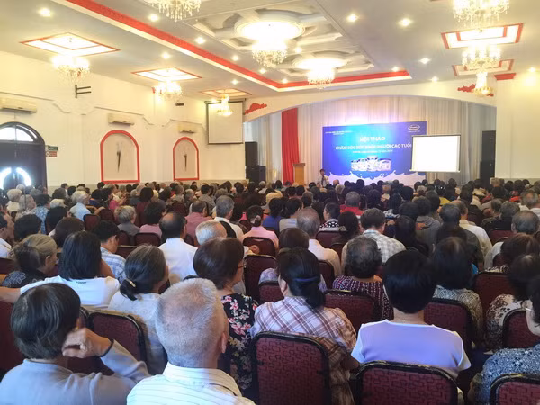Vinamilk chăm sóc sức khỏe, phát huy vai trò người cao tuổi ảnh 1