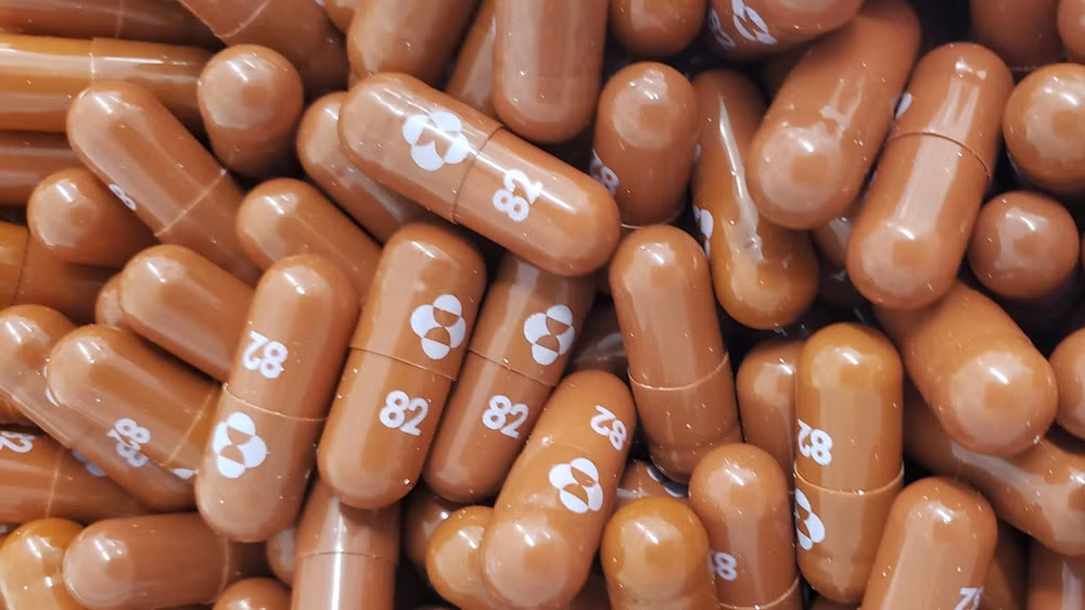 Mỹ: FDA khuyến nghị sử dụng thuốc Molnupiravir trong điều trị COVID-19 ảnh 1