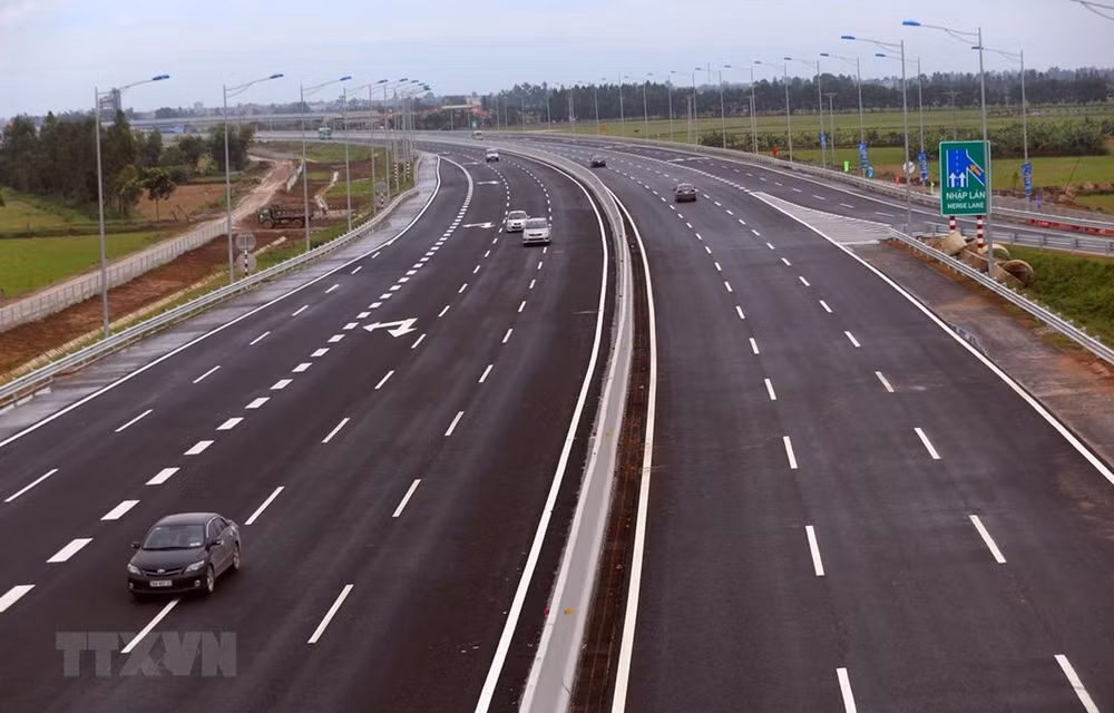 Phấn đấu khởi công cao tốc Ninh Bình-Nam Định-Thái Bình trong năm 2023 ảnh 1