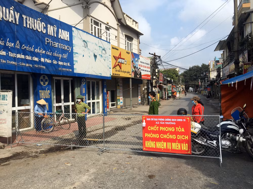 Sáng 7/2: Ghi nhận thêm 4 ca lây nhiễm mới, 3 ca tại ổ dịch Cẩm Giàng ảnh 1