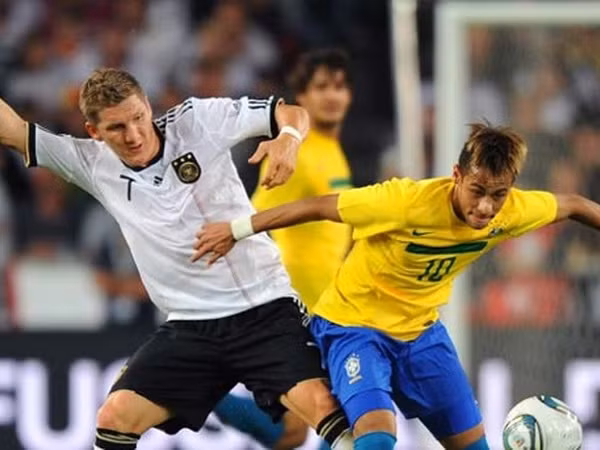 Schweinsteiger tin Brazil sẽ mạnh thêm khi không có Neymar ảnh 1