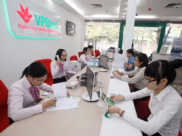 Gần 300 giải thưởng được trao tặng trong "số 8 may mắn" ảnh 1