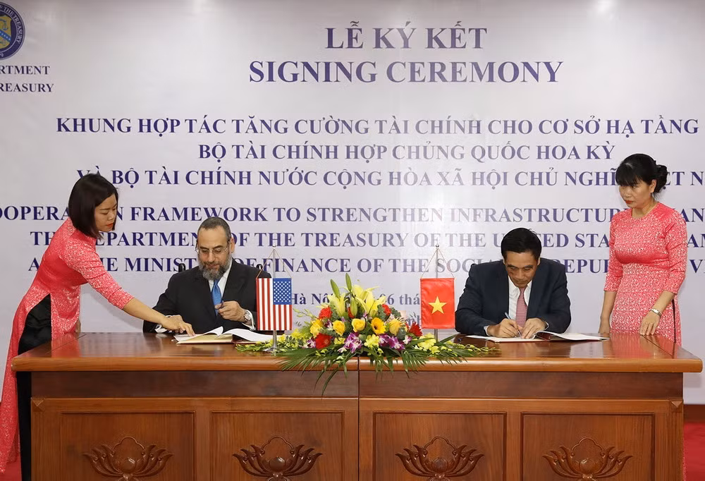 Hoa Kỳ hợp tác tăng cường tài chính cho cơ sở hạ tầng Việt Nam ảnh 1