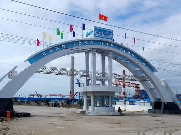 Sử dụng vật, chất nạo vét để san lấp mặt bằng Cảng tổng hợp Vĩnh Tân ảnh 1