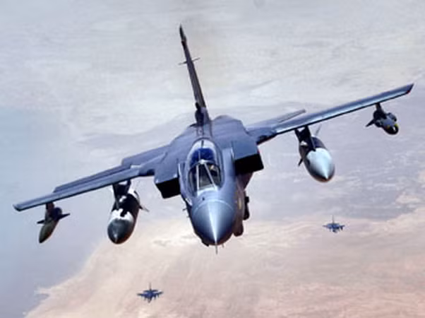 4 máy bay chiến đấu Không quân Hoàng gia Anh tấn công Syria ảnh 1