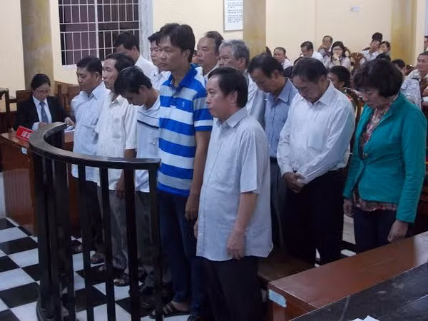 Xét xử phúc thẩm vụ án "quan ăn đất" ở Long Xuyên ảnh 1