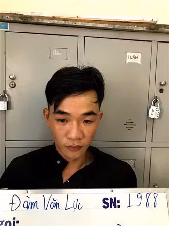 Vụ nổ súng, cướp tiệm vàng táo tợn ở TP.HCM: Bắt tạm giam 3 đối tượng ảnh 2