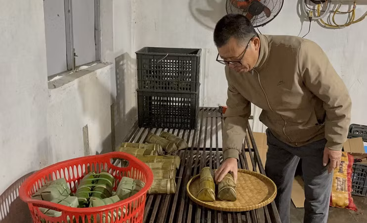 Quảng Trị: Làng bánh tét Mặt Trăng hối hả vào vụ Tết Nguyên đán ảnh 4
