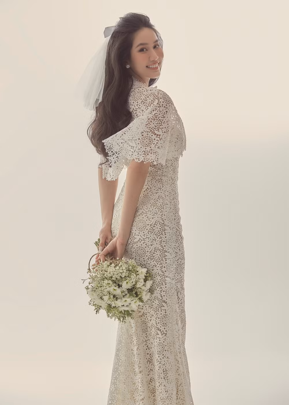 Á hậu Phương Anh hé lộ ảnh cưới ngọt ngào với doanh nhân trẻ ảnh 3