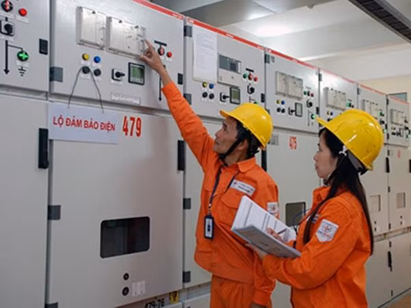 Điện nhập khẩu từ Trung Quốc tăng 16,7% trong 5 tháng đầu năm ảnh 1