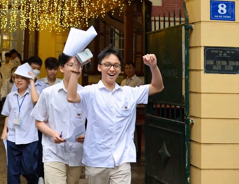 ttxvn_tuyen sinh lop 10.jpg
