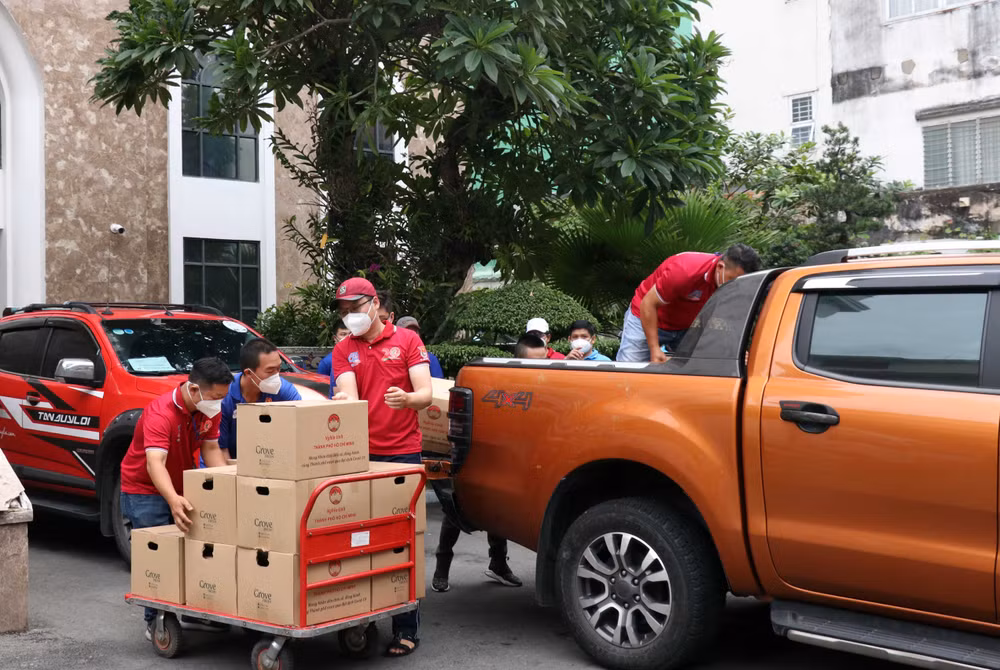Thành phố Hồ Chí Minh: An dân trong cuộc chiến chống giặc COVID-19 ảnh 2
