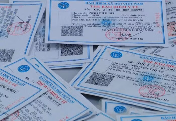 Còn khoảng một triệu học sinh chưa tham gia bảo hiểm y tế ảnh 1