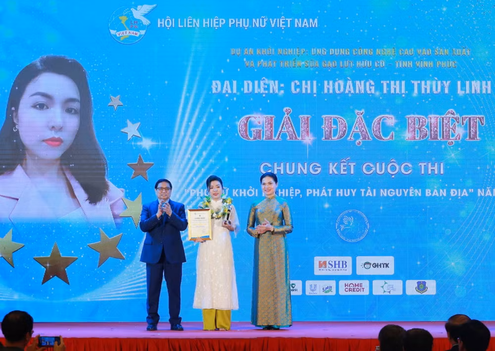Thủ tướng: Khơi dậy tiềm năng, nhiệt huyết, trí tuệ của phụ nữ ảnh 2