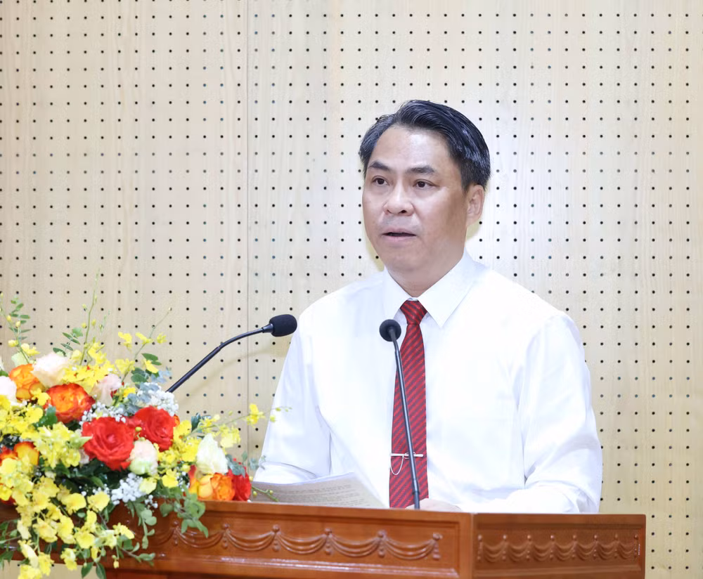 vna_potal_hoi_nghi_boi_duong_kien_thuc_ve_xay_dung_dang_cho_lanh_dao_phong_vien_bien_tap_vien_cac_co_quan_thong_tan_bao_chi_nam_2024_7449318.jpg