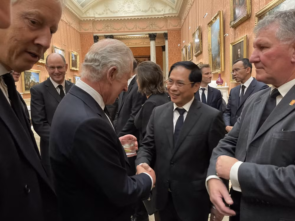 Bộ trưởng Ngoại giao Bùi Thanh Sơn dự lễ tang Nữ hoàng Elizabeth II ảnh 3