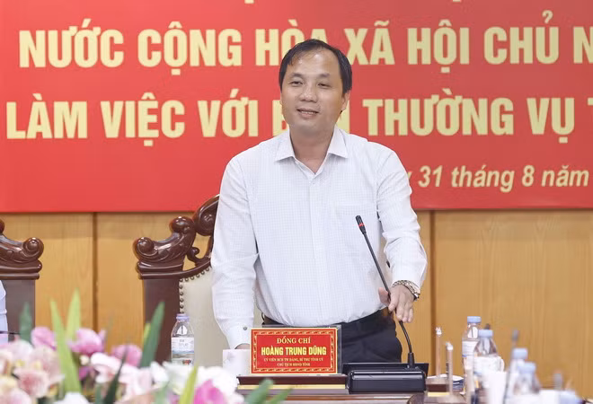 Chủ tịch Quốc hội làm việc với Ban Thường vụ Tỉnh ủy Hà Tĩnh ảnh 2