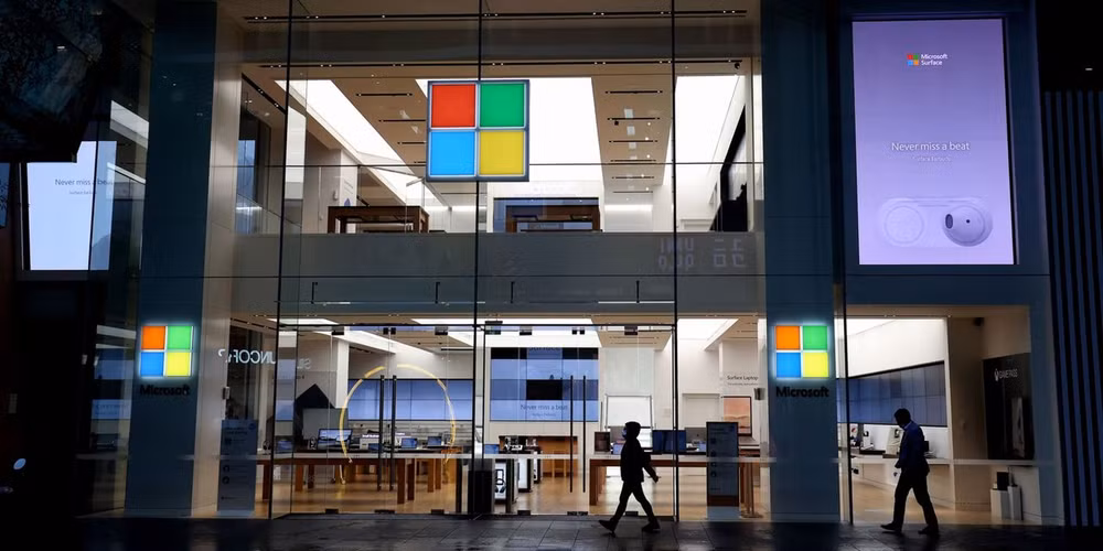 Microsoft cùng Qualcomm tăng tốc trong cuộc đua phát triển vụ trũ ảo ảnh 2