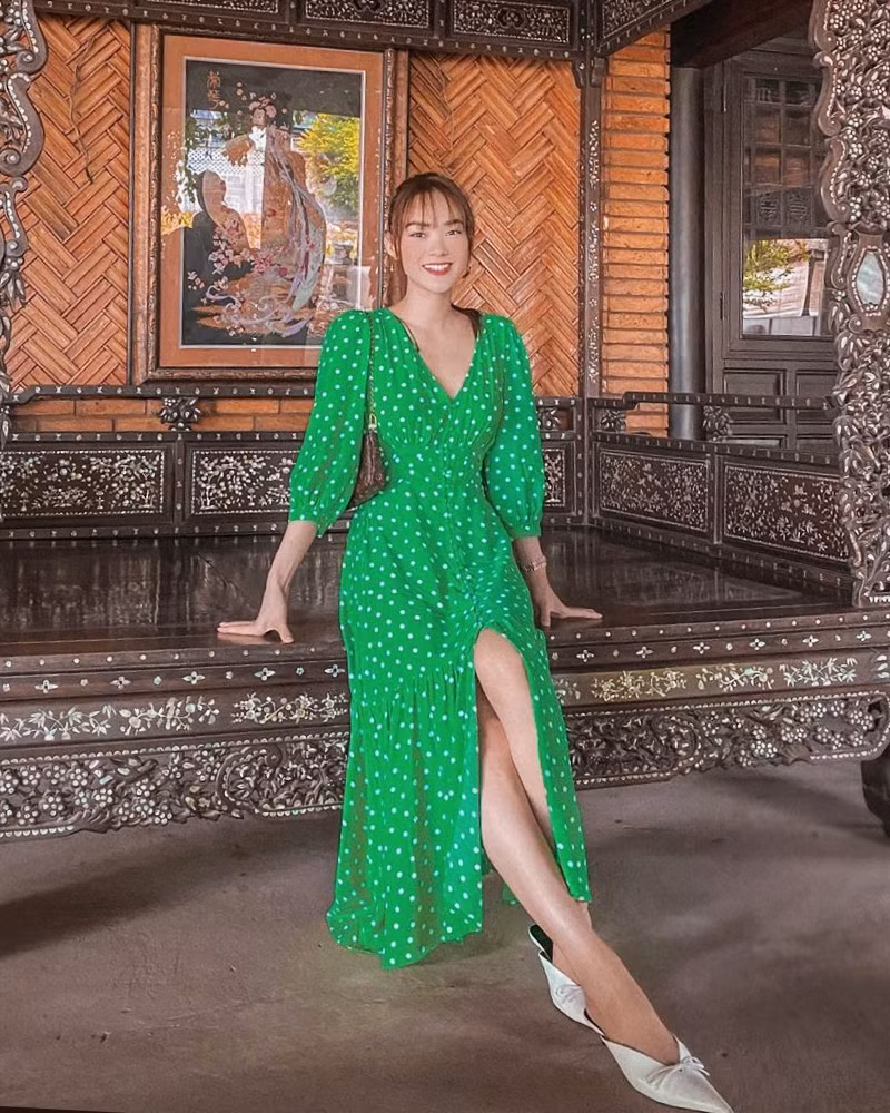 Street style xanh mướt, ngập nắng mùa Hè của dàn sao Việt ảnh 1