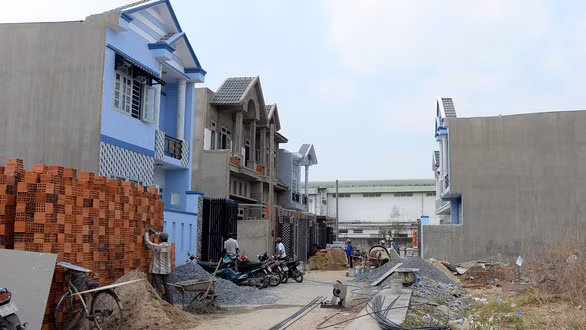Điều tra vụ hơn 1.300 hồ sơ sai phạm về đất đai tại Hóc Môn ảnh 1
