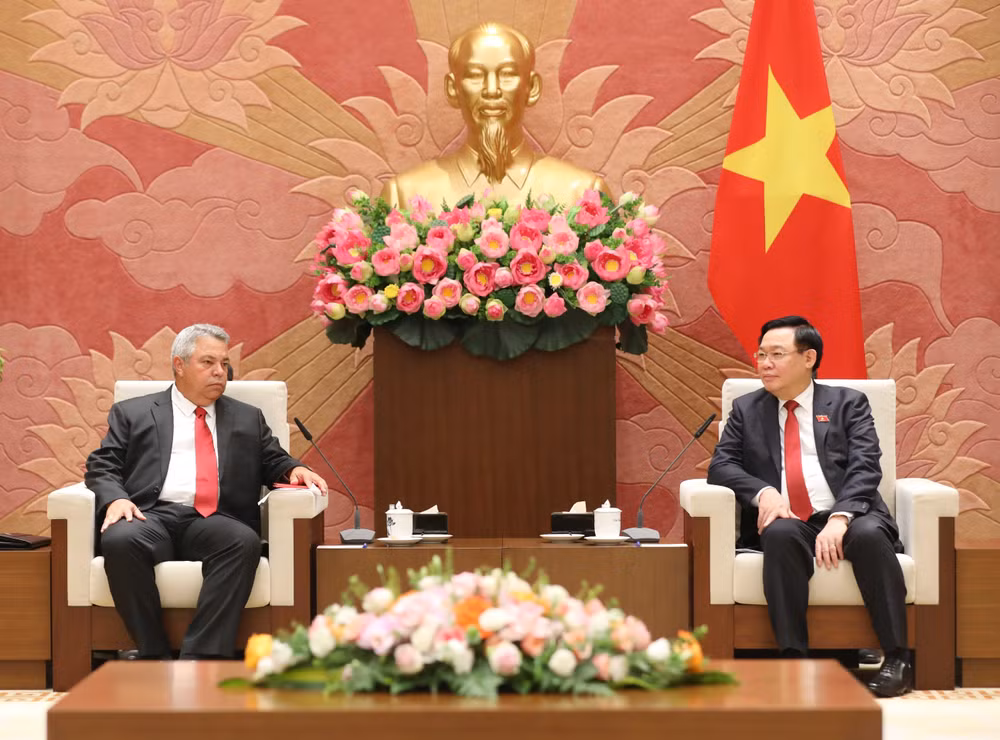 Chủ tịch Quốc hội tiếp Tổng Thư ký Trung tâm Những Người lao động Cuba ảnh 2