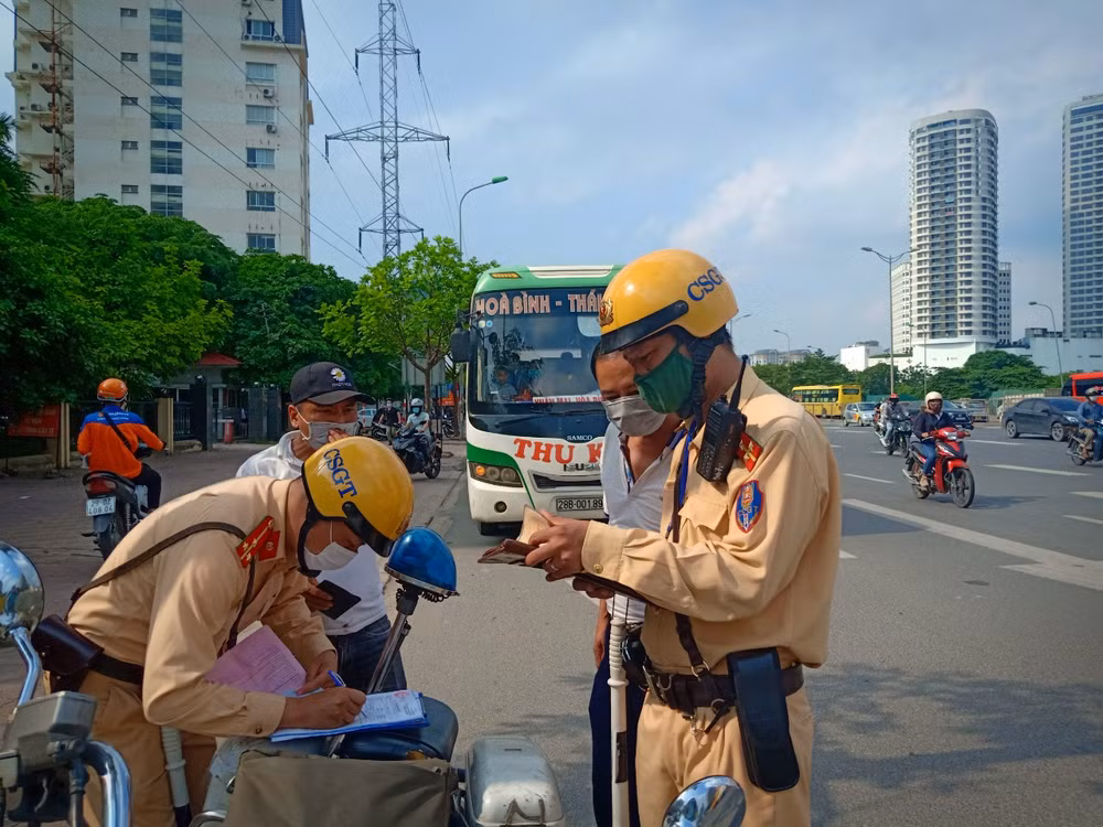 vnp_canh sat giao thong 15122021.jpg