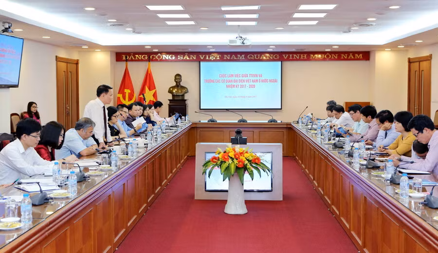 TTXVN làm việc với trưởng các cơ quan đại diện Việt Nam ở nước ngoài ảnh 2