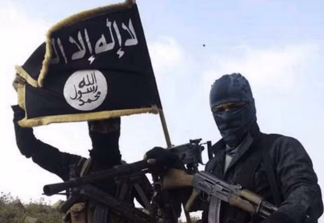 Syria lại cáo buộc trực thăng Mỹ sơ tán thủ lĩnh IS khỏi Deir ez-Zor ảnh 1