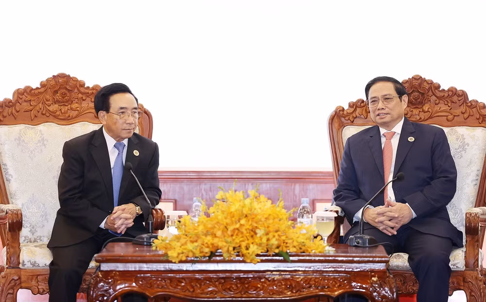 Thủ tướng Phạm Minh Chính gặp Thủ tướng Lào Phankham Viphavanh ảnh 2