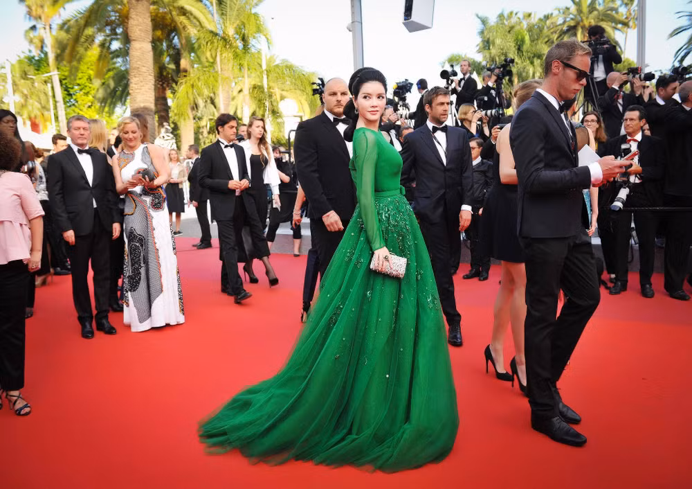 Lý Nhã Kỳ được “người đàn ông quyền lực” yêu mến ở Cannes ảnh 17