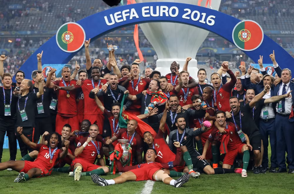 [Video] Khán giả bật mí về bình luận viên khôi hài nhất Euro 2016 ảnh 1