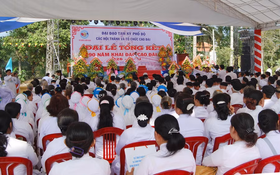 Tổ chức Đại lễ kỷ niệm 90 năm ngày khai đạo Cao Đài tại TP.HCM ảnh 1
