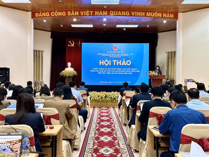 xoa mu chu1.jpg