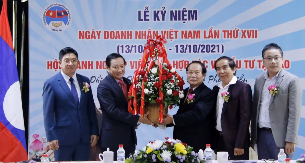 Doanh nghiệp Việt có nhiều đóng góp cho phát triển kinh tế-xã hội Lào ảnh 1