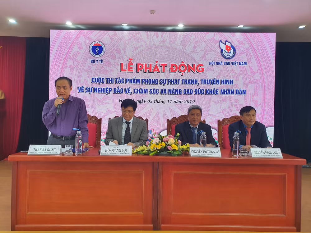 Phát động cuộc thi phóng sự phát thanh, truyền hình về ngành y tế ảnh 2