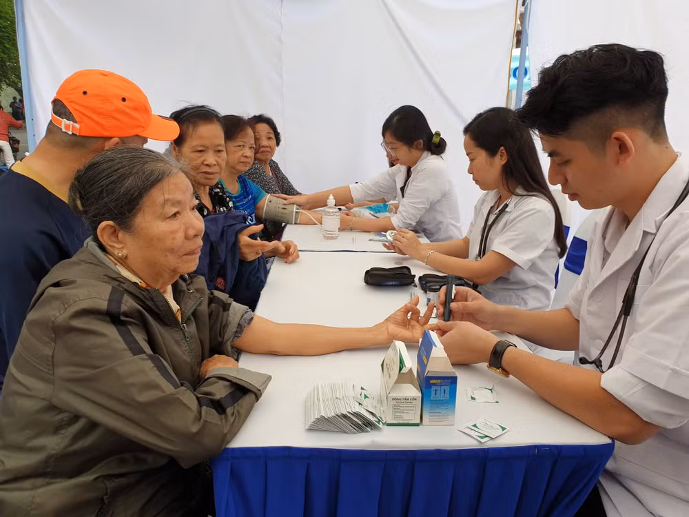 Nhiều hoạt động hỗ trợ người dân phòng bệnh không lây nhiễm ảnh 1