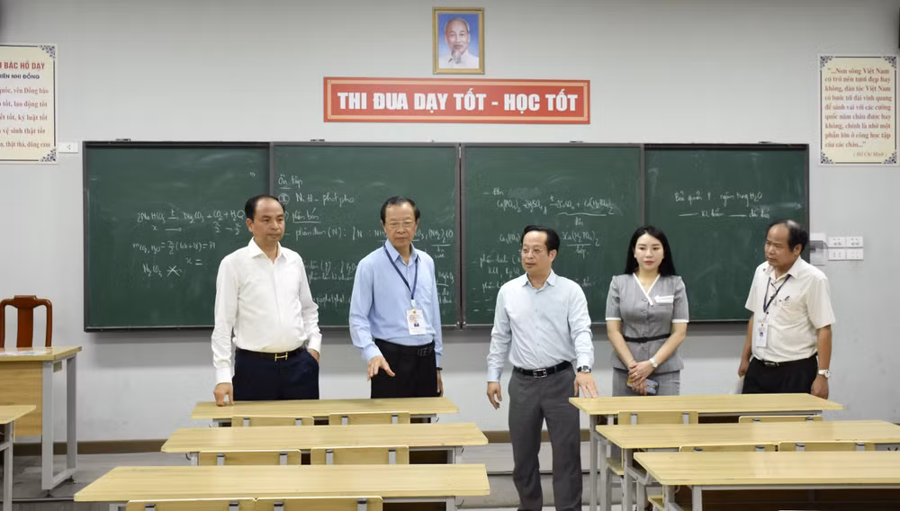 vna_potal_bo_giao_duc_va_dao_tao_kiem_tra_cong_tac_chuan_bi_to_chuc_ky_thi_tot_nghiep_thpt_2024_tai_ha_noi_7436216.jpg