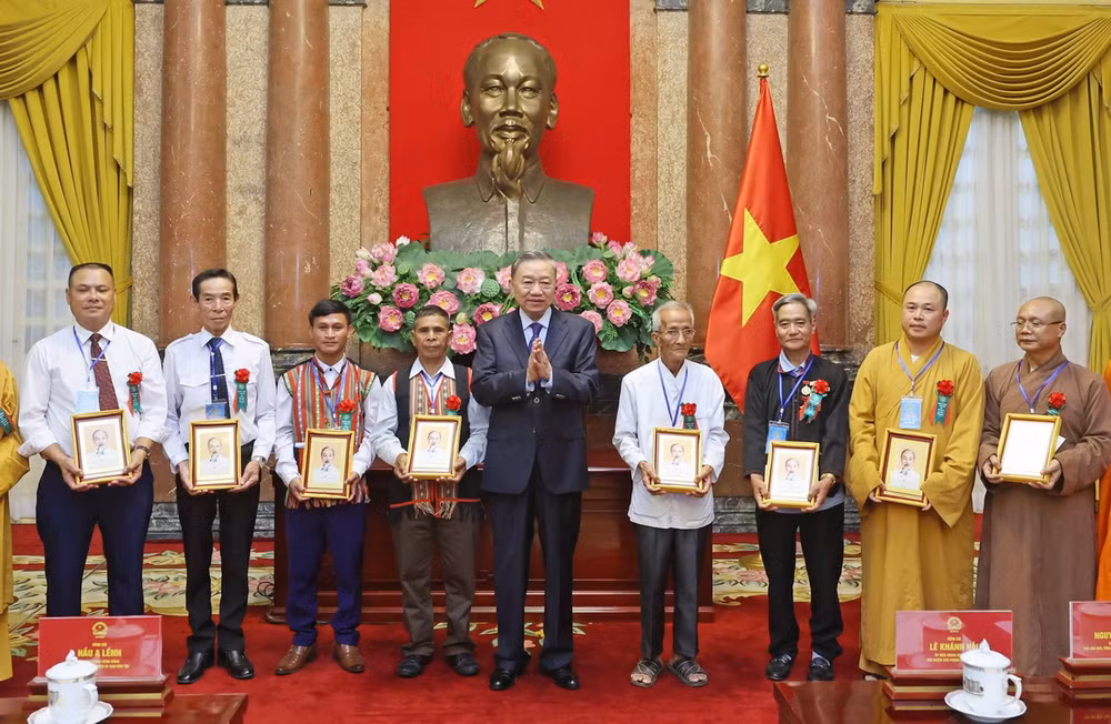 ttxvn_chu tich nuoc to lam 3.jpg
