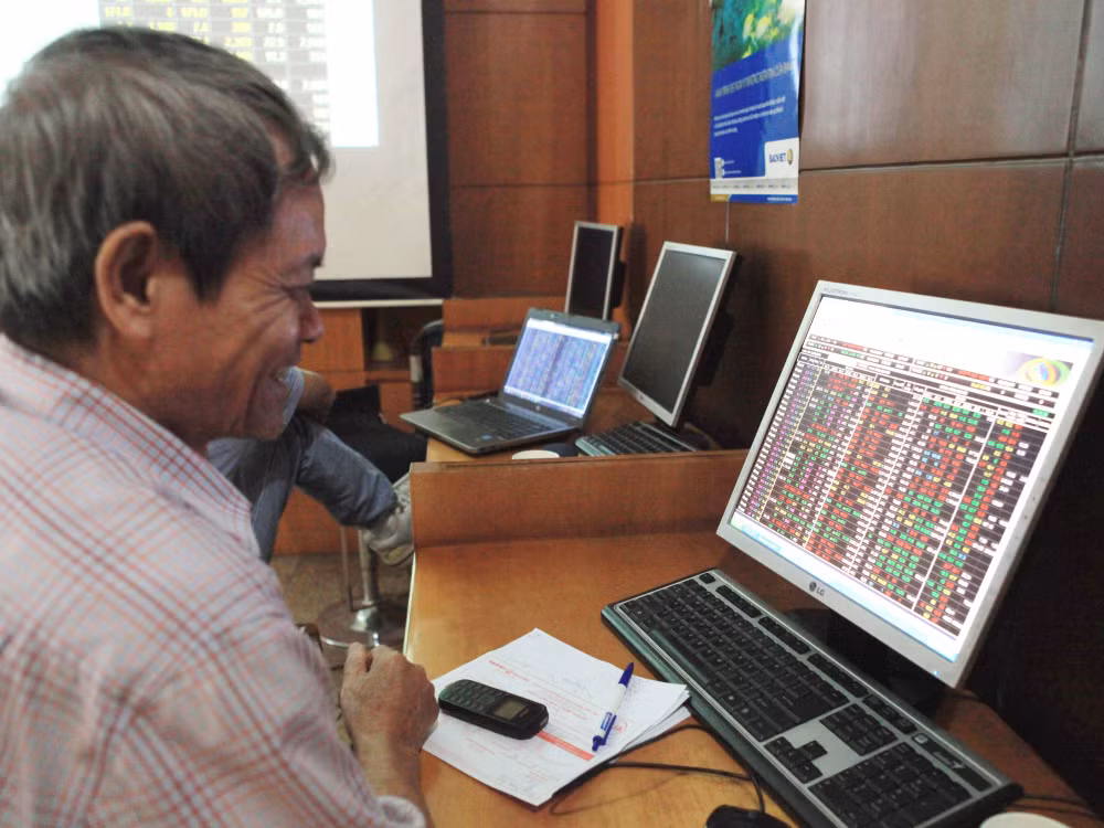 Cổ phiếu tài chính lao dốc, chỉ số VN-Index ‘bốc hơi’ gần 30 điểm ảnh 1