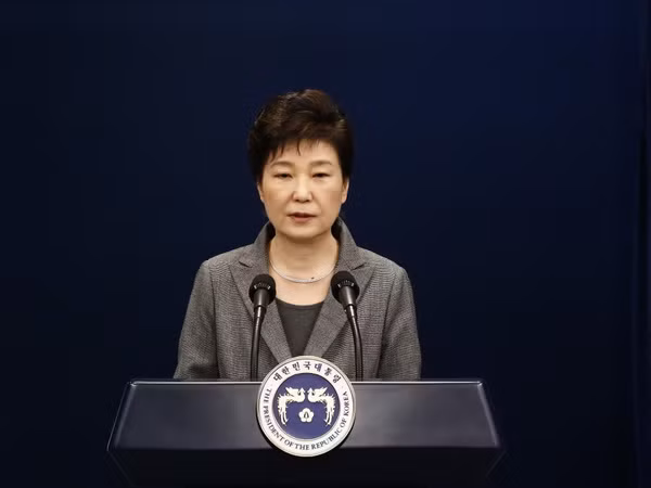 Bà Park Geun-hye sẽ tuân thủ mọi quyết định của Quốc hội ảnh 1