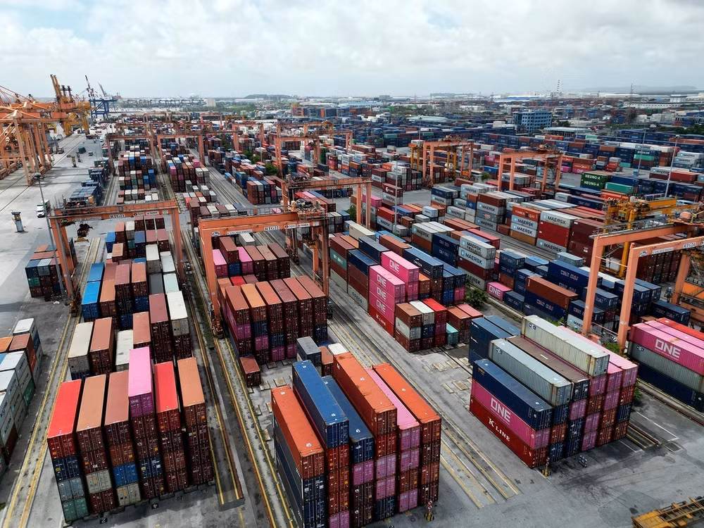 2402logistic1.jpg
