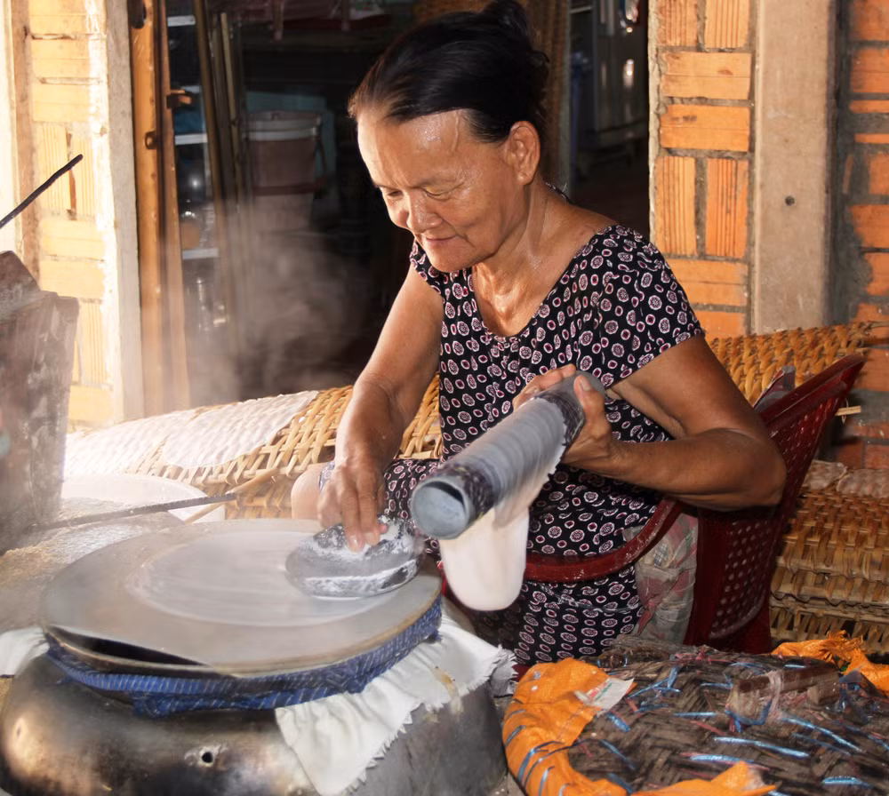 Bánh tráng phơi sương Trảng Bàng - ẩm thực nổi tiếng đất Tây Ninh ảnh 1